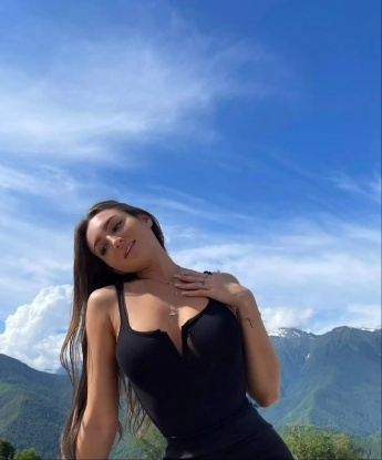 Мария, 18